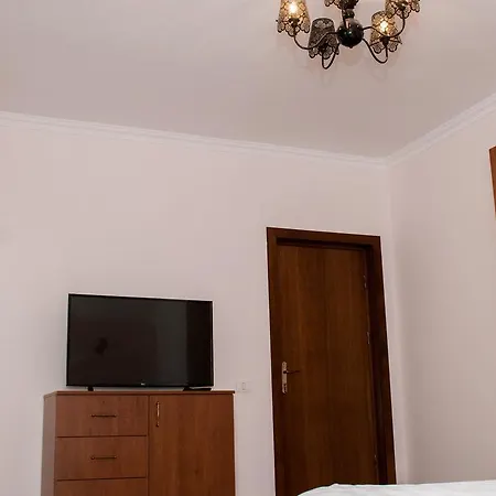 בקתה Complex Adal