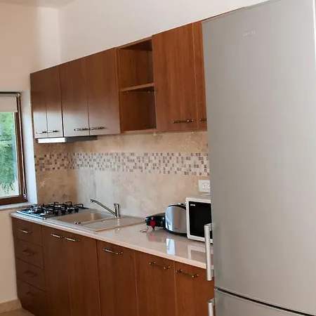 Complex Adal בקתה