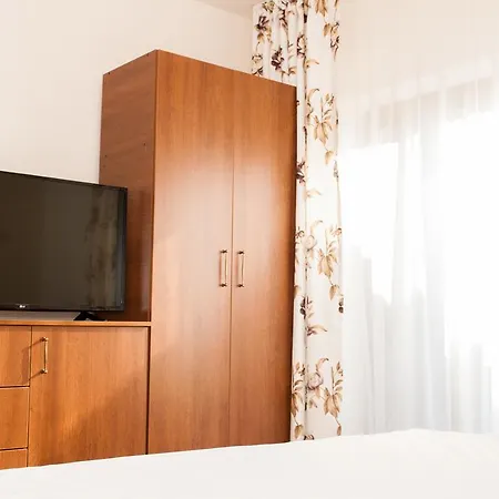 בקתה Complex Adal *