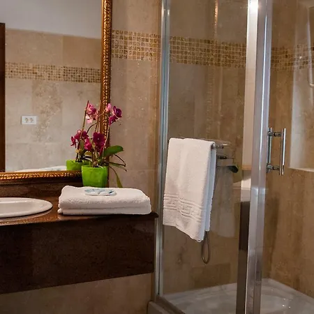 Complex Adal Chalé *